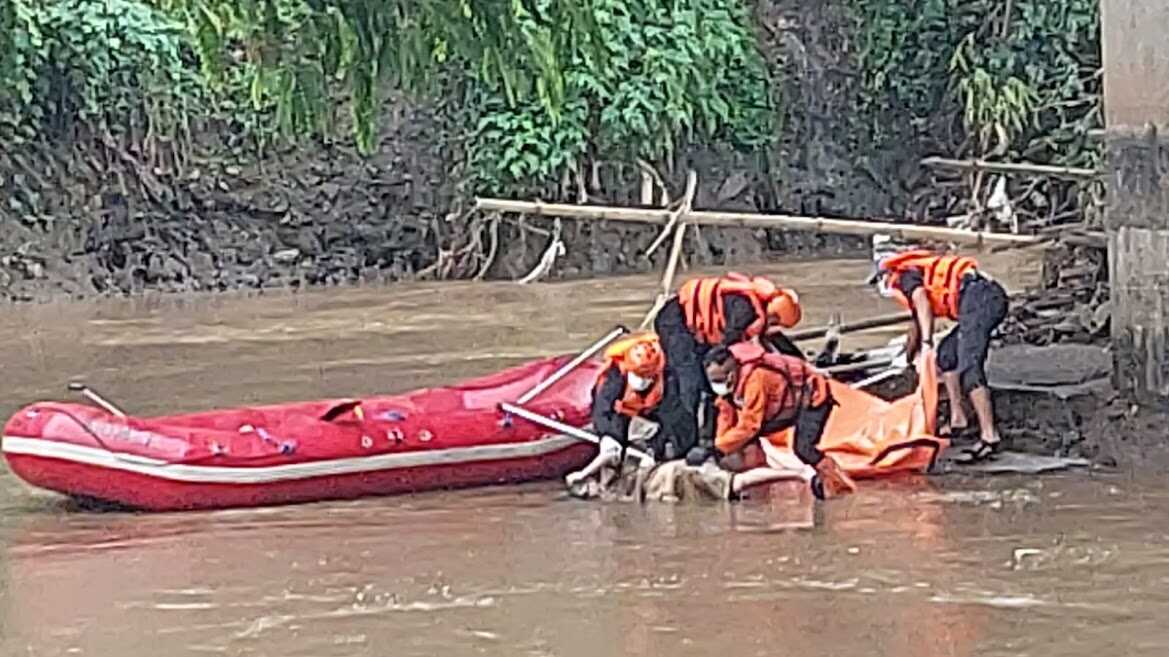 Penemuan Mayat Perempuan Di Jembatan Copong Aliran Sungai Cimanuk